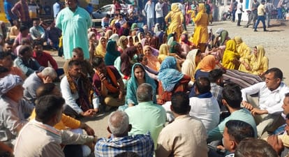 Baramulla Grenade Attack: Ranjit singh of Sunderbani died people protest blocked jammu poonch road