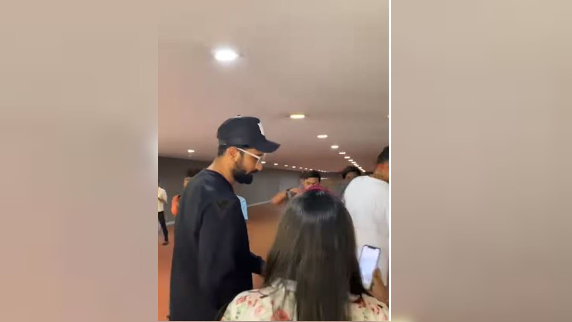 Vicky Kaushal returned from new york, was seen at the mumbai airport, people asked Where is katrina kaif