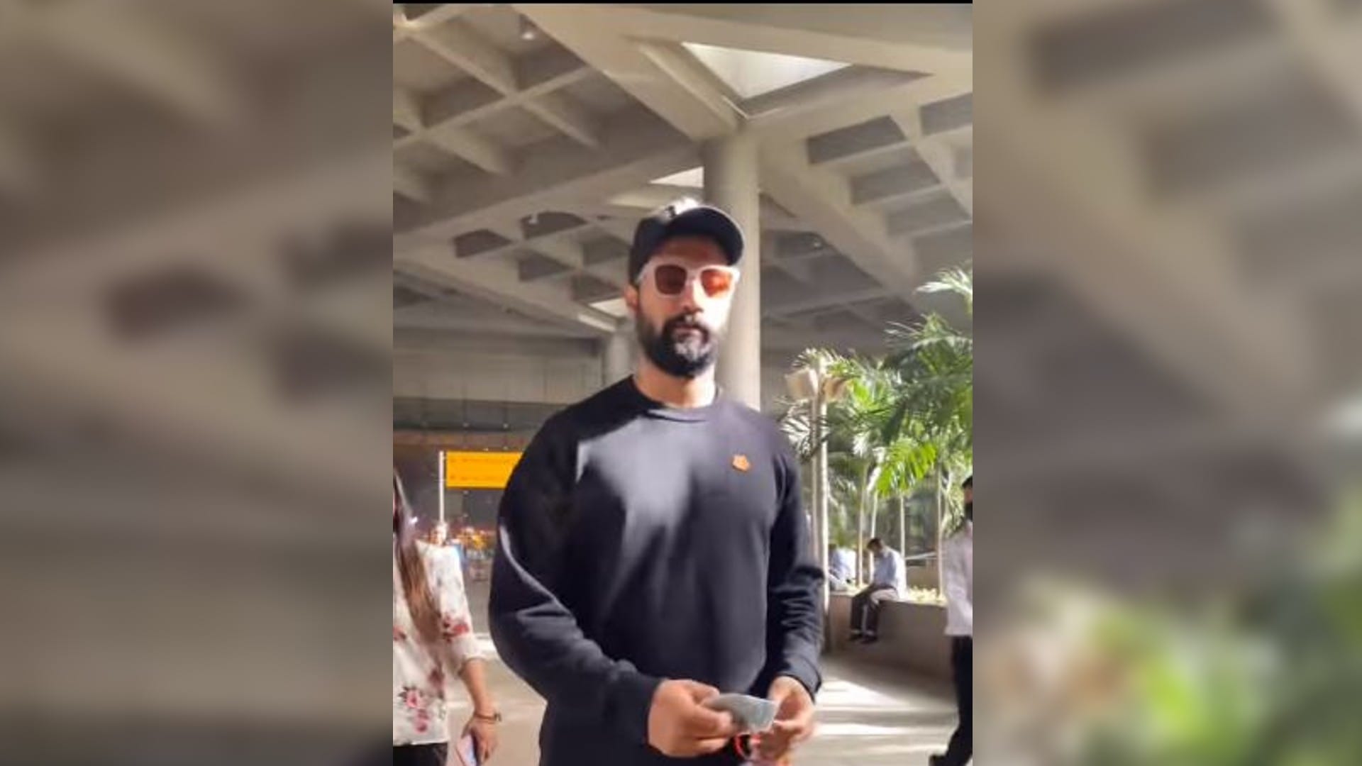 Vicky Kaushal returned from new york, was seen at the mumbai airport, people asked Where is katrina kaif