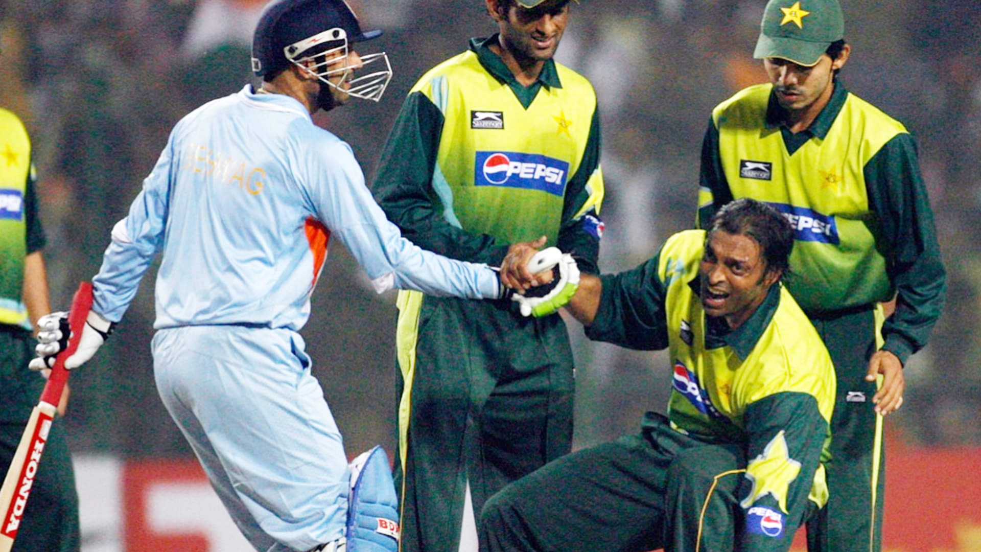 Virender Sehwag Big Statement On Pakistan Pacer Shoaib Akhtar Bowling Action; said- Akhtar Knew He Was Chucking; Sehwag on Shane Bond and Brett Lee