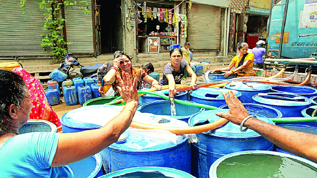 Water Crisis Delhi: There was no improvement in the water level of Wazirabad barrage, drinking water crisis deepened in many areas of the capital.
