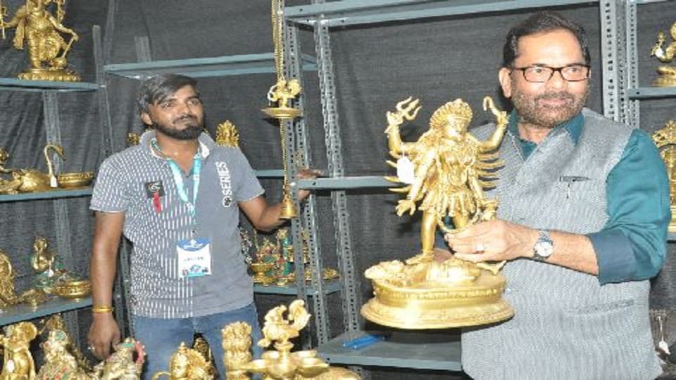 Union Minister Mukhtar Abbas Naqvi will inaugurate the 41st Hunar Haat in Shilpgram today