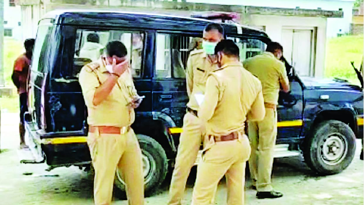 a student's dead body found in a dharmshala of ayodhya.