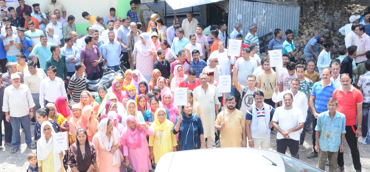 People took out fury rally for not getting SDM office for Dadasiba