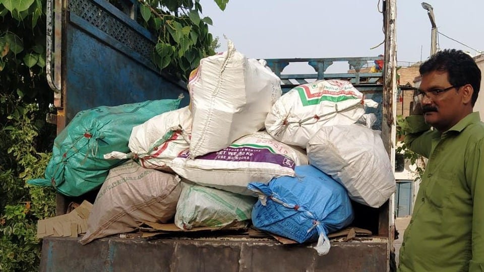 Police recovered government and sample medicines worth Rs 30 lakh in Agra