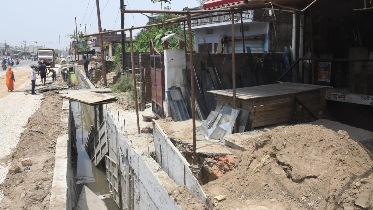 Dug a drain in Gorakhpur and left it