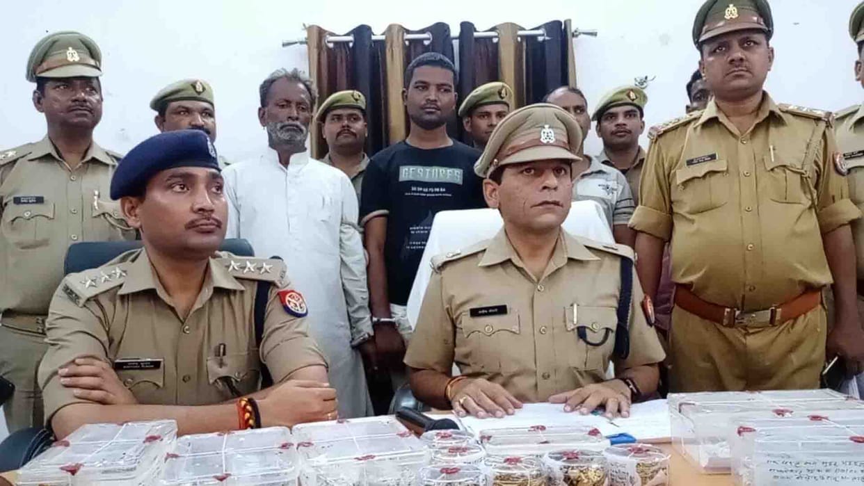 Jalaun: After 10 days theft of one crore was revealed, five interstate thieves including woman arrested