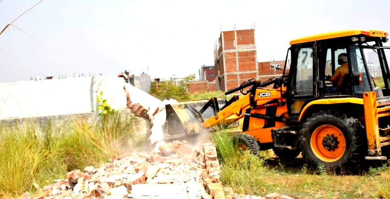KDA's bulldozer action, vacated 14.40 crore land, got illegal construction also sealed
