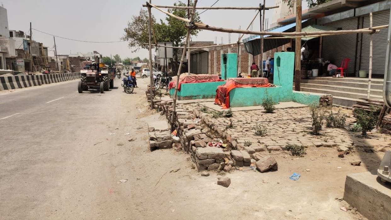 Memorandum submitted for removal of illegal tomb and dargah