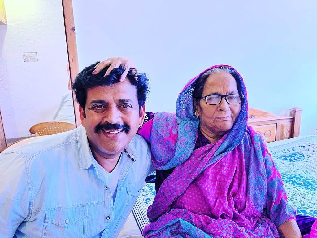 Bhojpuri actor Ravi Kishan mother returned home after winning the battle with cancer the actor expressed gratitude by sharing the post
