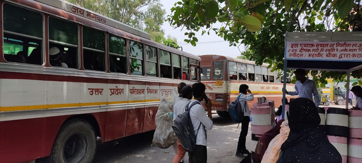 Bus stations built on city roads