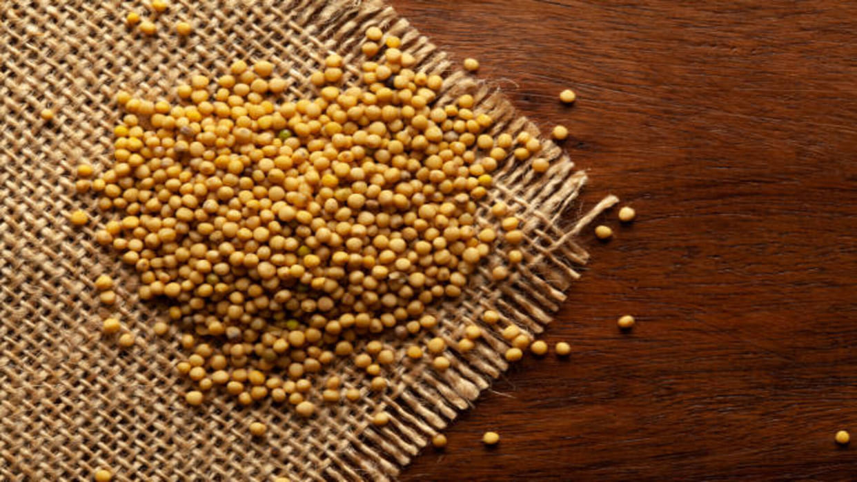 Peeli Sarso Ke Totke Upay Jyotish Upay of Yellow mustard seeds For money in Hindi