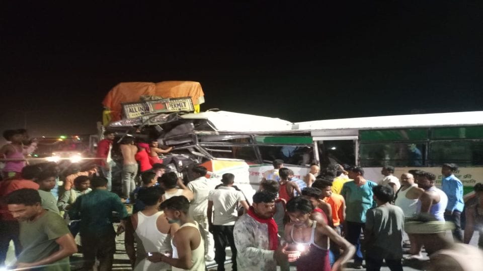 one died and 20 passengers injured in roadways bus and truck collide on over bridge in Mainpuri