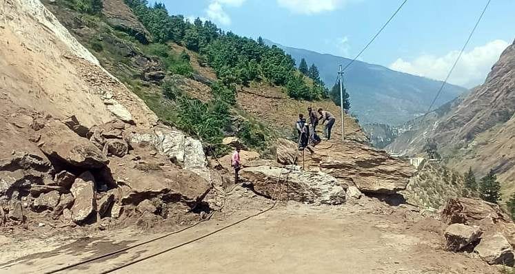 Malari Highway remained closed for six hours due to rock slip