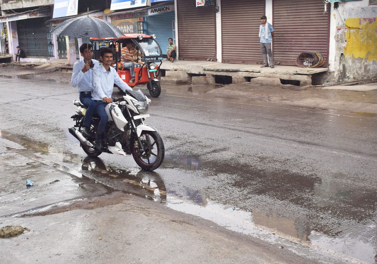 Relief from drizzle with strong wind