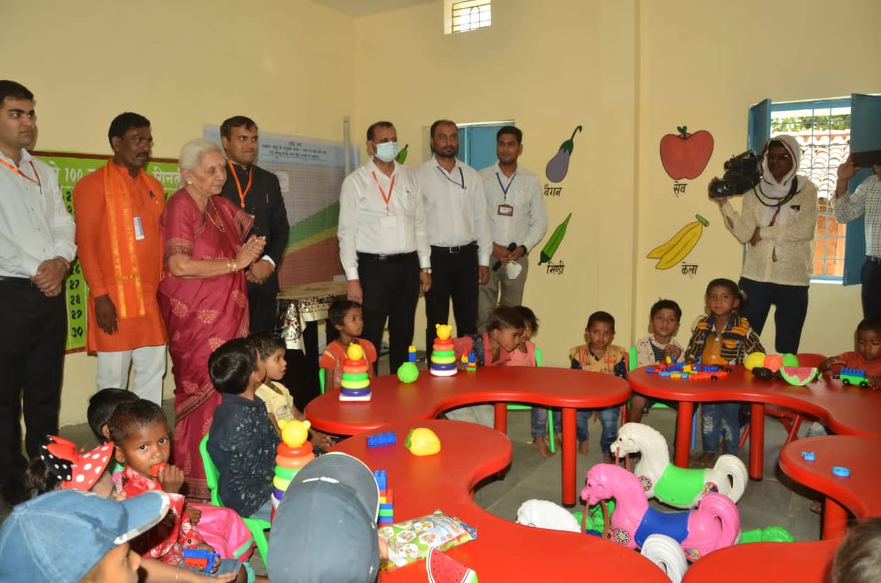 Governor gave message of empowerment through education and health in Sonbhadra