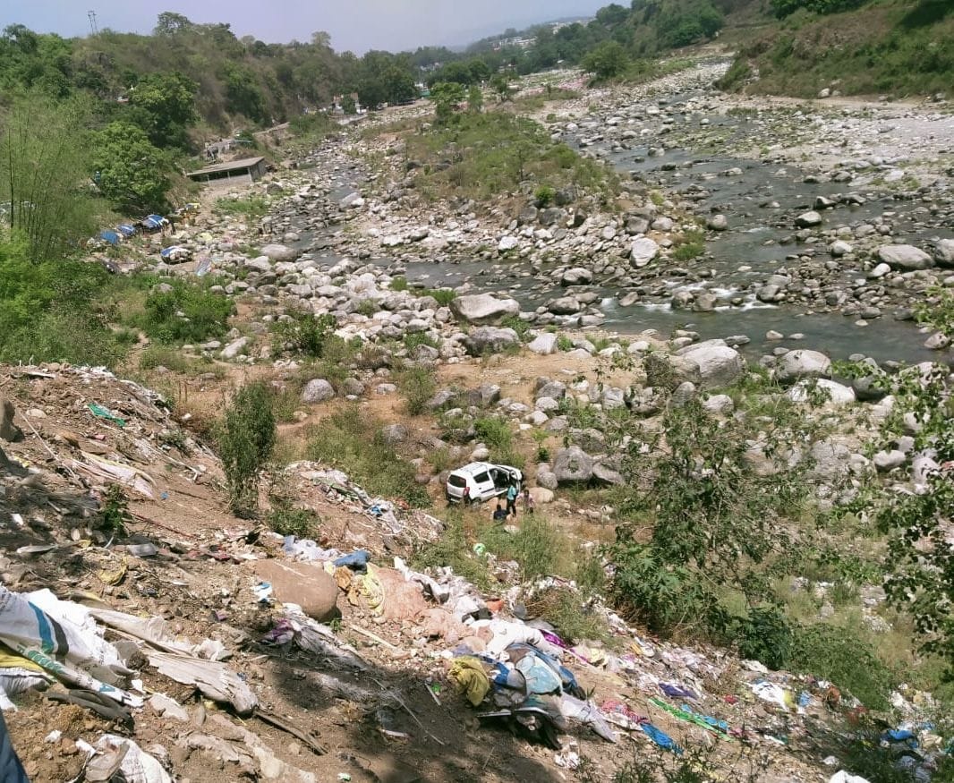 car fell down in valley
