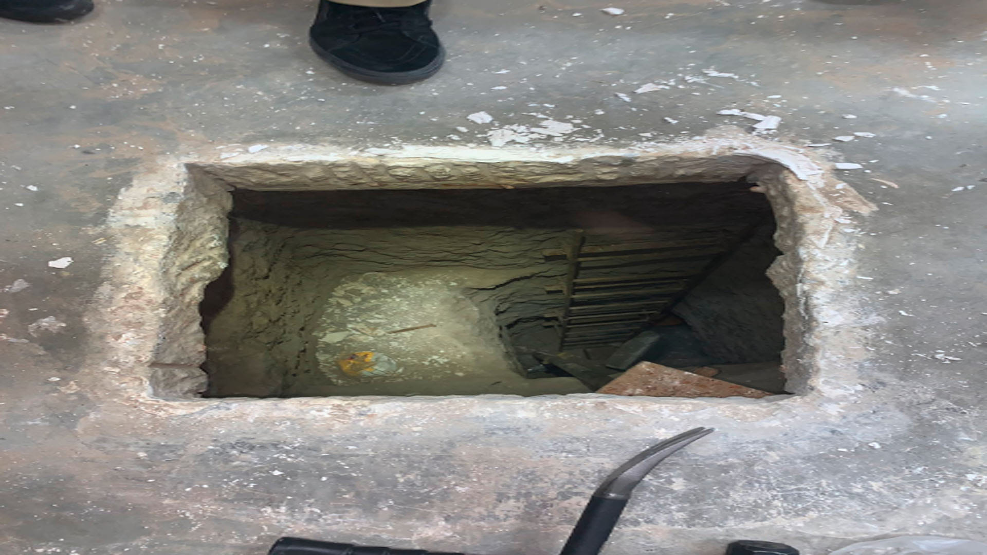 American mexico found huge tunnel with railway line electricity in international border