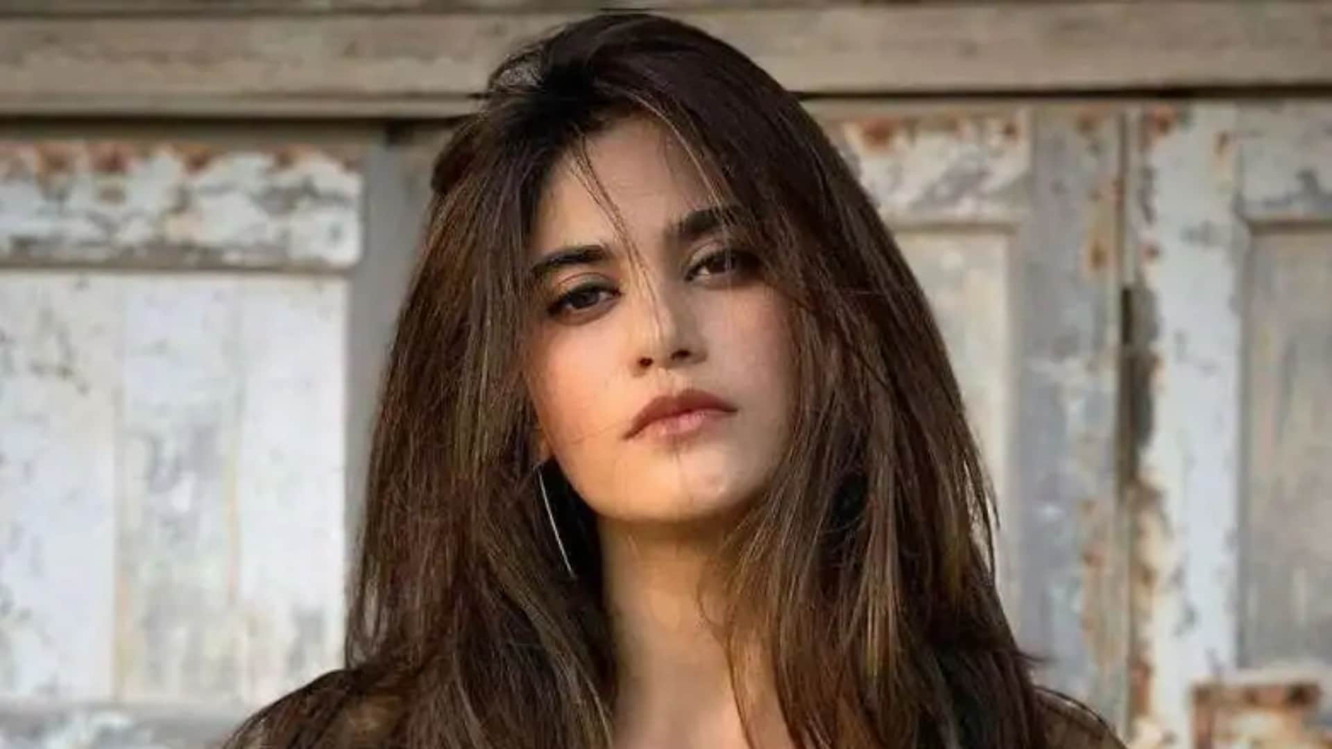 Ek Badnaam Aashram Season 3  Pammi Pahalwan AKA Aditi Pohankar See Hot Photos Bikini to Short Dress News in Hindi