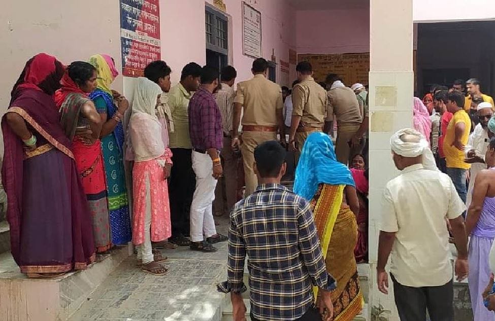 Tragic Road accident in Azamgarh three people killed and 8 injured after Pickup rammed into auto