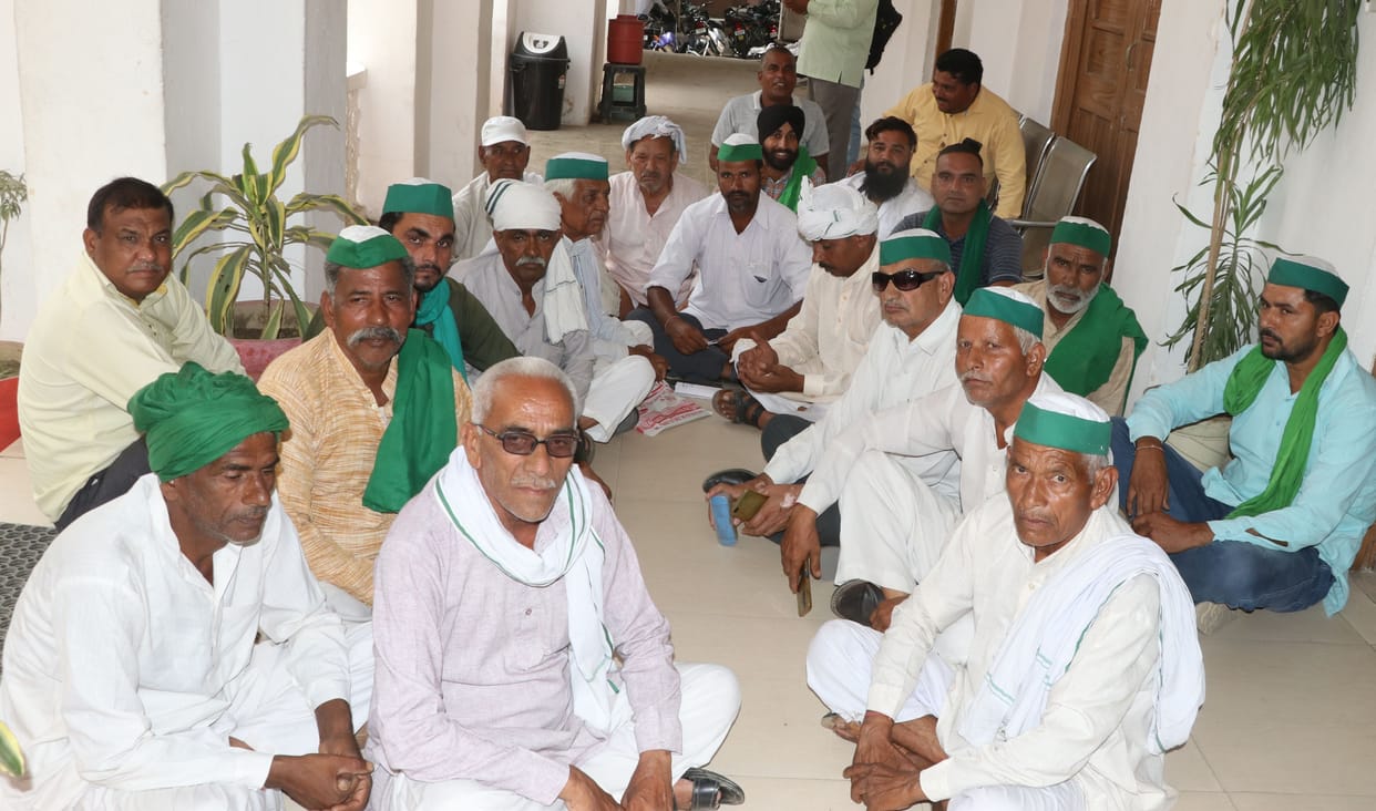 BKU officials held panchayat outside DM office