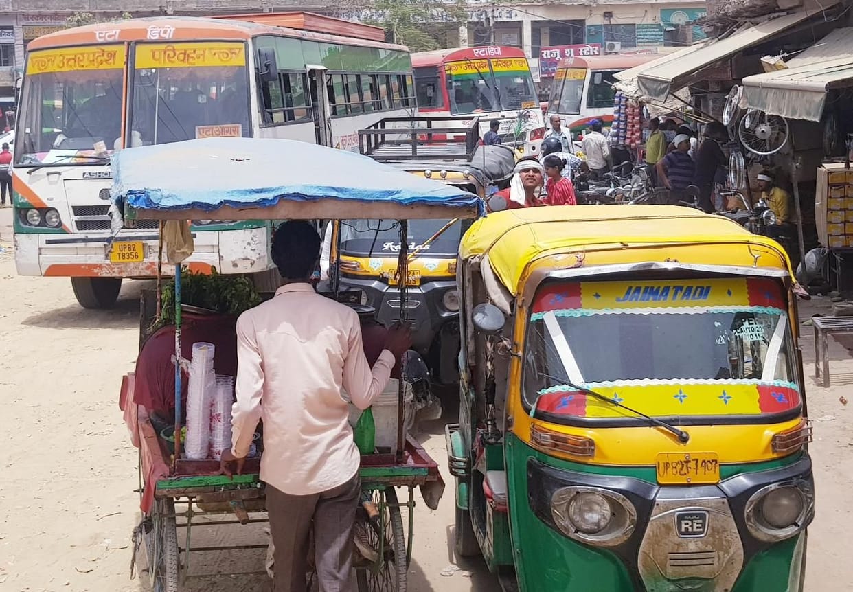 Illegal vehicle stands running near roadways bus stands