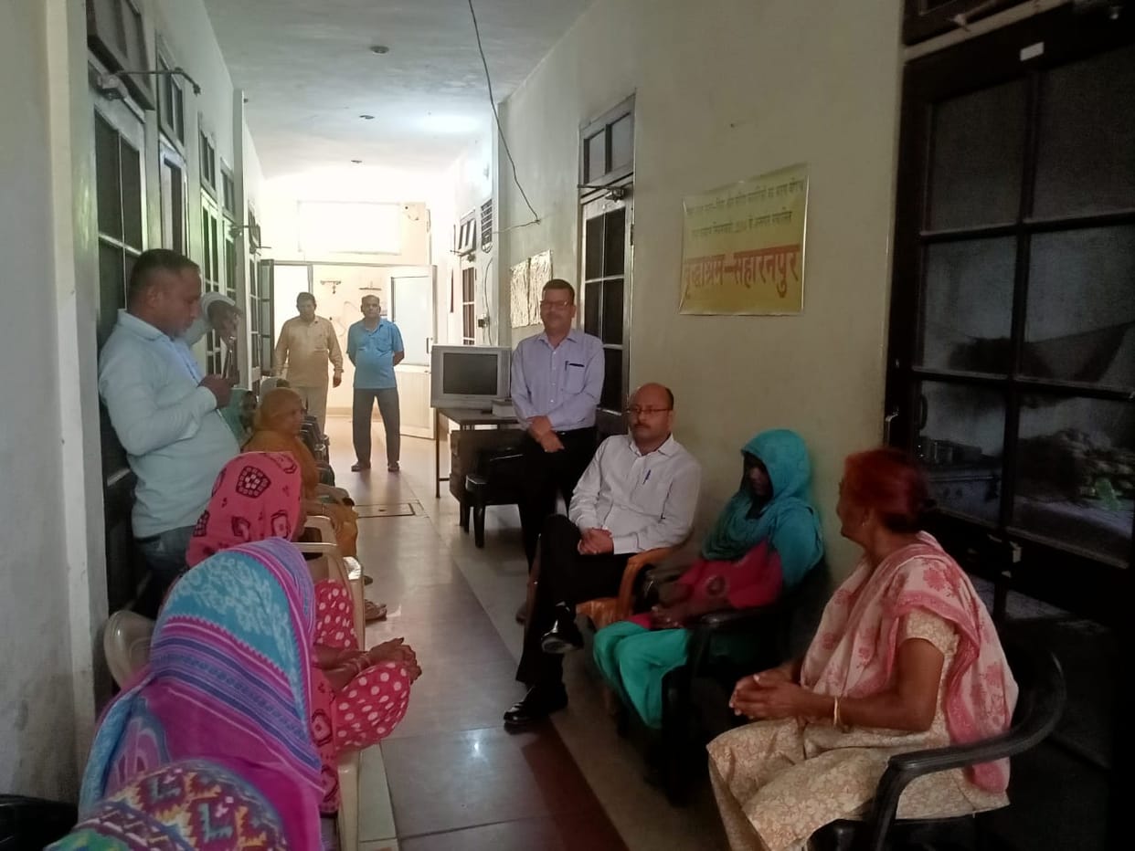 Secretary of District Legal Services Authority examined the arrangements of old age home