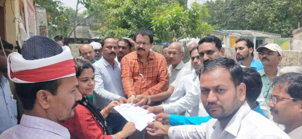 Advocate abstaining from judicial work