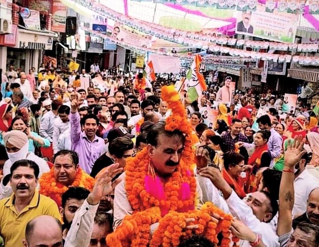 Sukhu got a warm welcome in Hamirpur