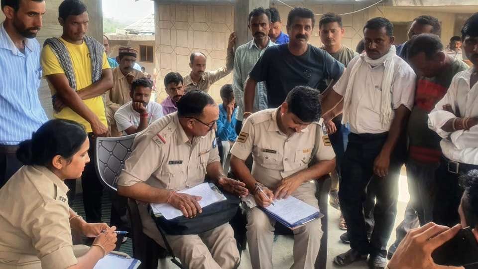 Woman dead body found hanging from tree in Himachal Pradesh near Pathankot border
