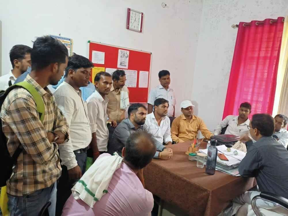 Desperate youth returned from employment fair