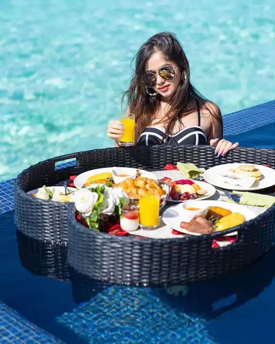 Jannat Zubair Shared Breakfast Photo From Pool Photos Went Viral on Socia Media