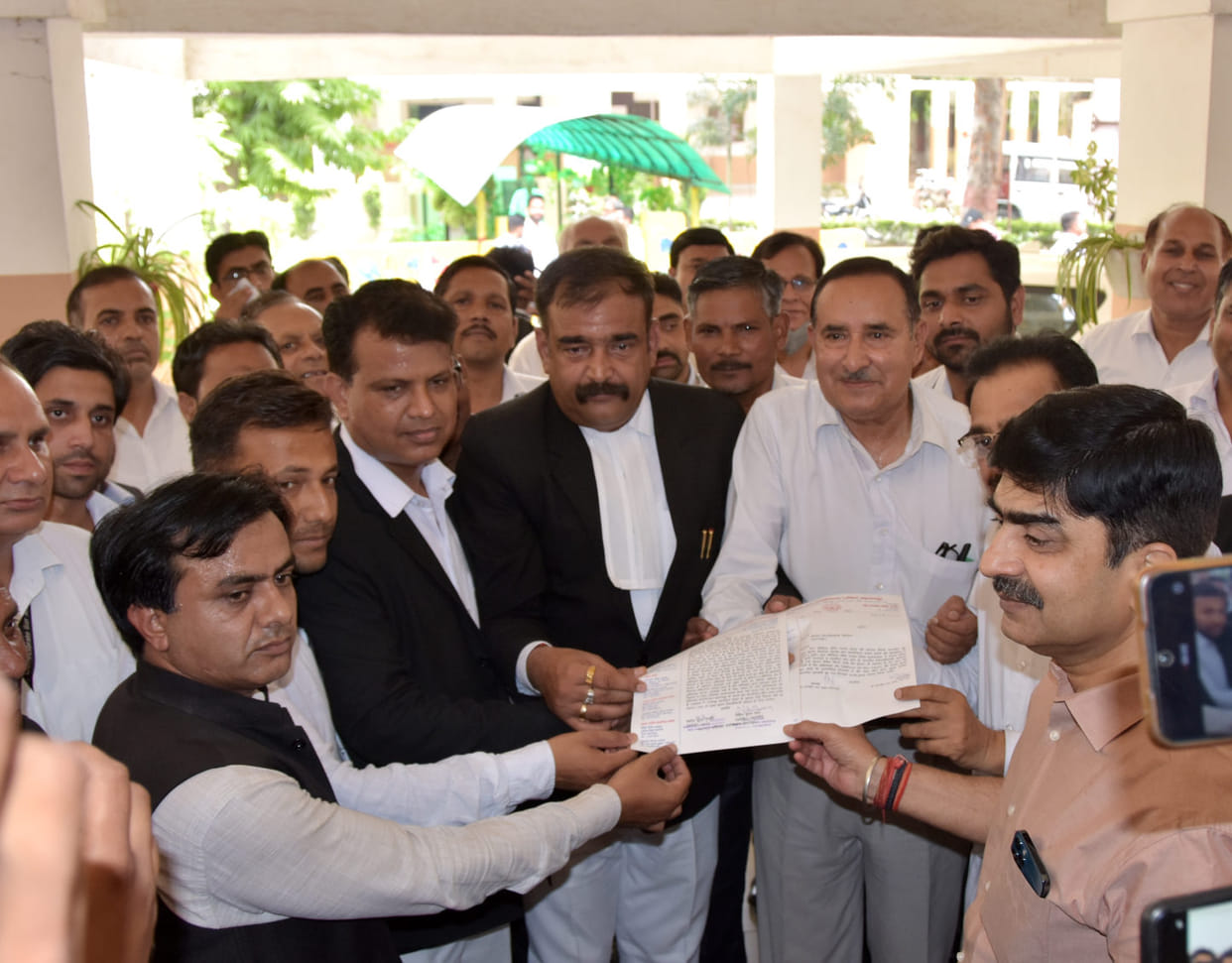 Advocates demonstrated and submitted a memorandum to the District Magistrate