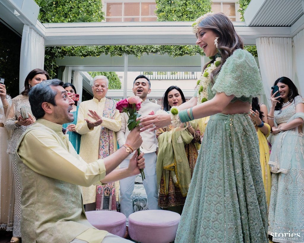 Kanika kapoor and gautam wedding photo viral on social media