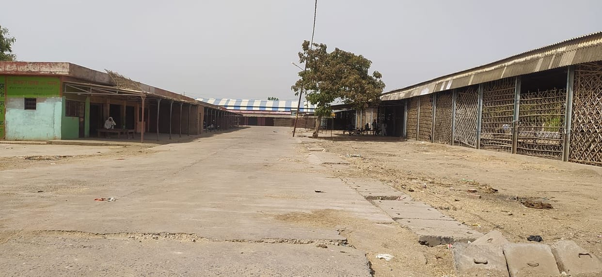 Business in Galla Mandi remained closed for the second day