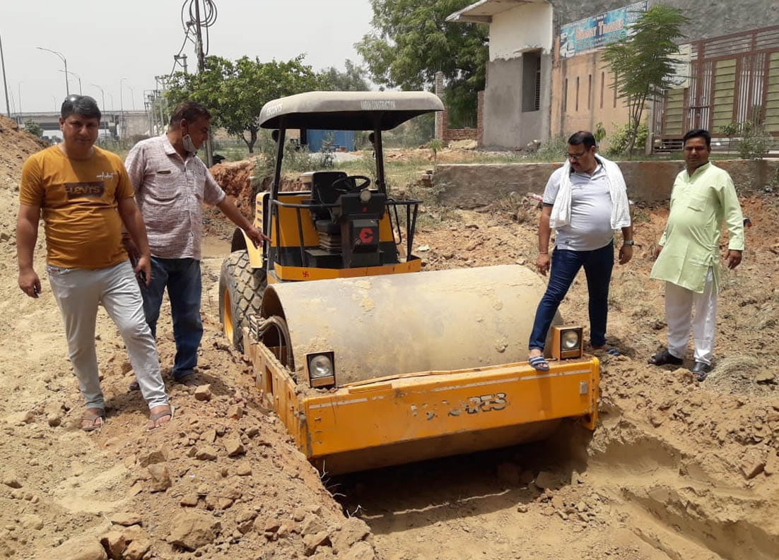 Elevated road construction stopped for compensation determination