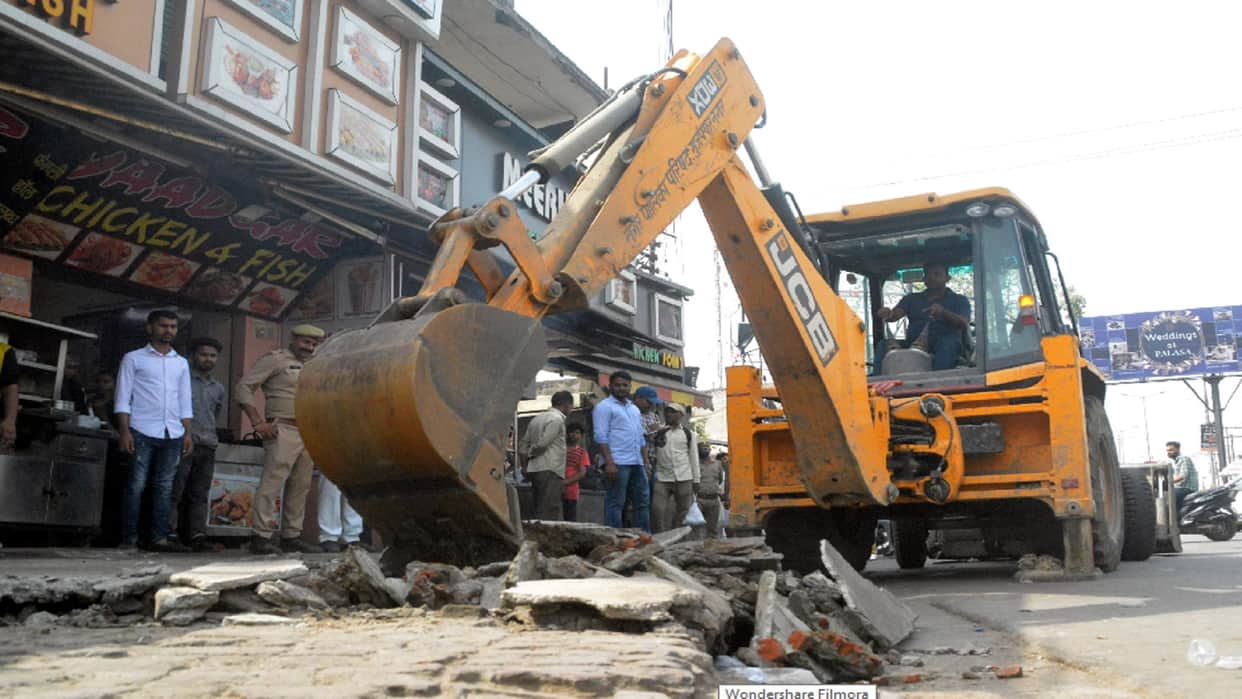 Muzaffarnagar News: The officers removed encroachment by JCB on orders of CM Yogi, see photos