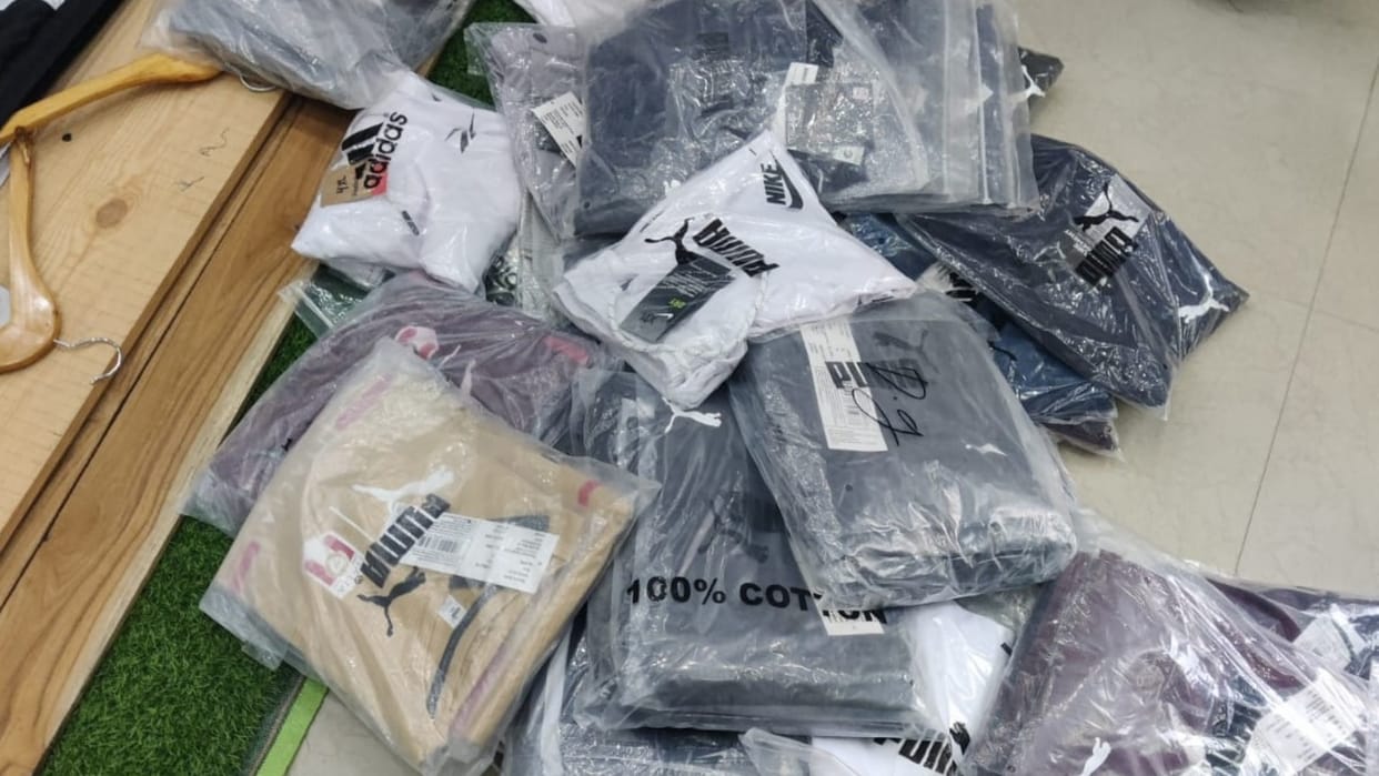 Two accused arrested for selling goods by putting fake stickers in Sonipat