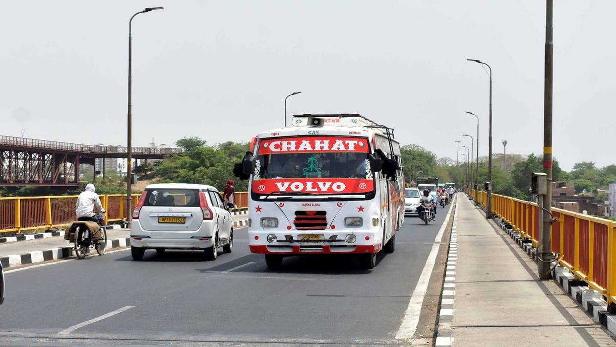 Phaphamau Bridge: After 50 days, the fare of buses of Lucknow and Ayodhya route reduced