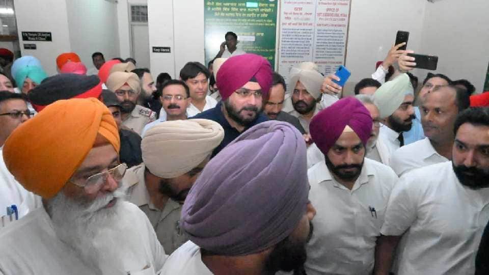 Know about routine of Navjot Singh Sidhu in Patiala jail