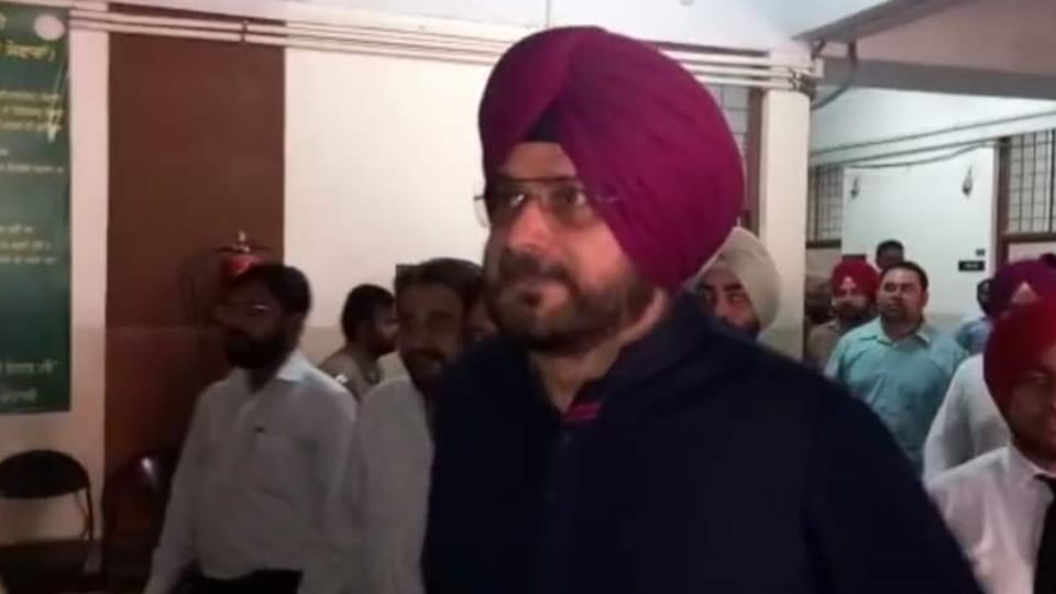Navjot Singh Sidhu has sought few weeks time from Supreme Court to surrender