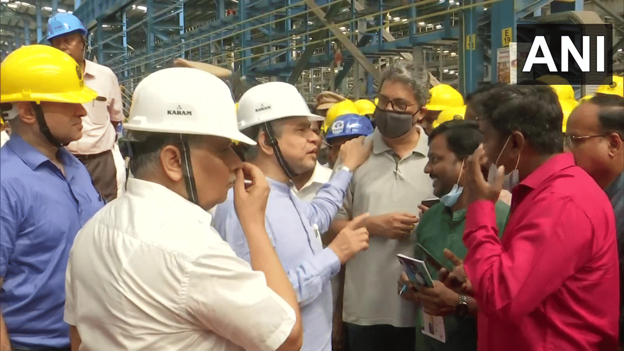 Railway News: Railway Minister Ashwini Vaishnaw visits ICF, flagged off 12000th LHB coach