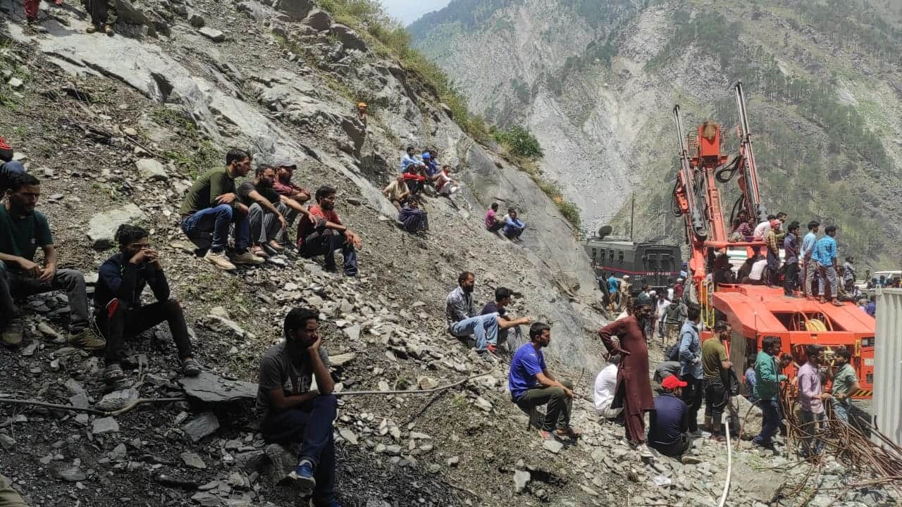 Part of tunnel under construction collapses on Jammu-Srinagar National Highway, six-seven people trapped, one rescued, rescue underway
