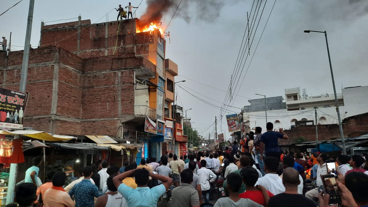 Fire broke out on top floor of clothes showroom