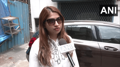 सना रईस खान, इंद्राणी की वकील