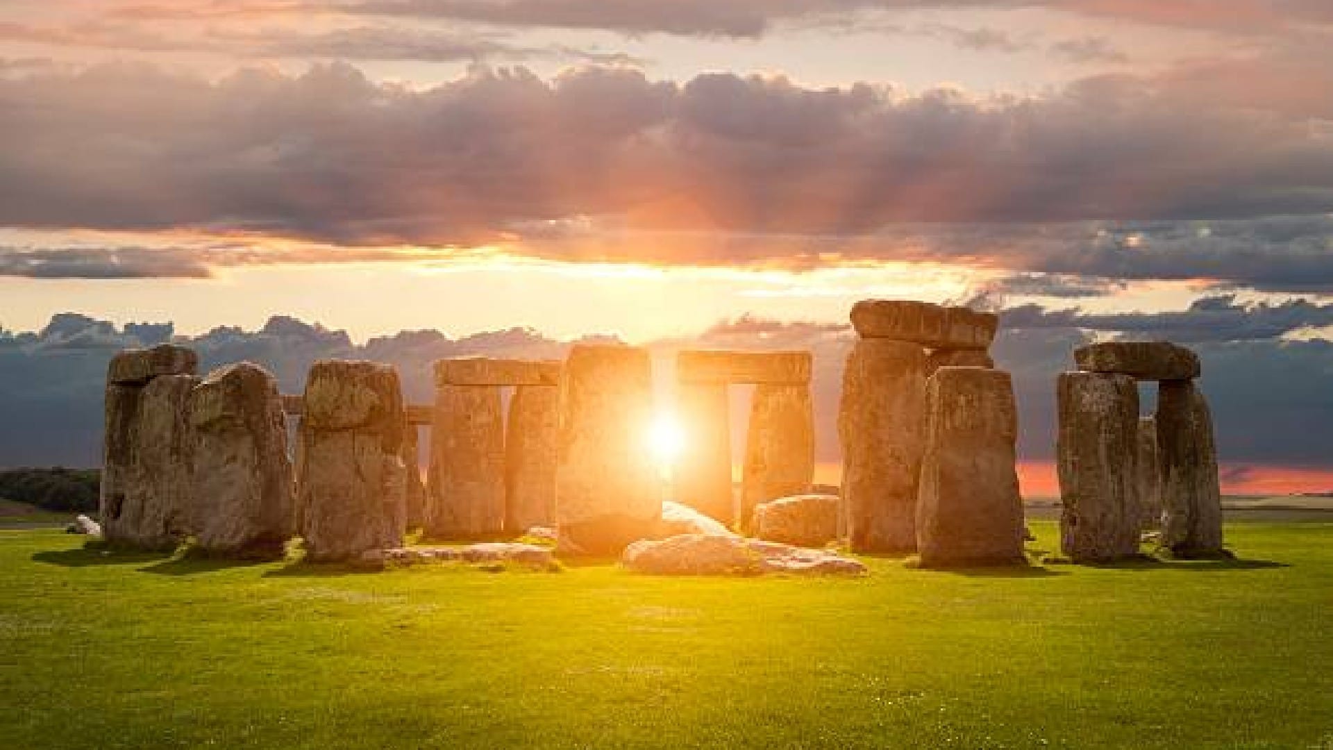 Stonehenge Mystery Man Made Mysterious Old Pit Found Know What Scientists Said News in Hindi