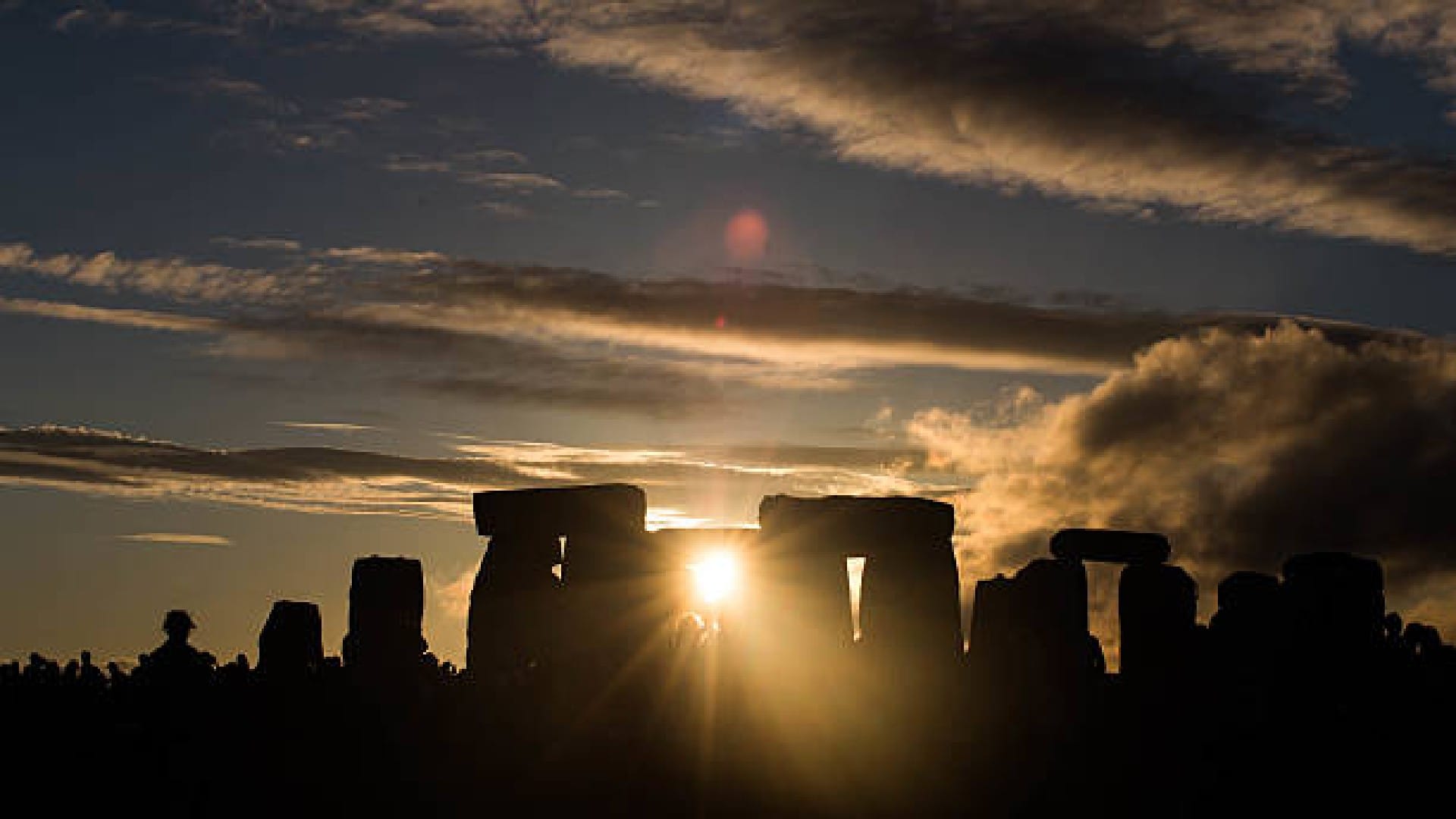 Stonehenge Mystery Man Made Mysterious Old Pit Found Know What Scientists Said News in Hindi
