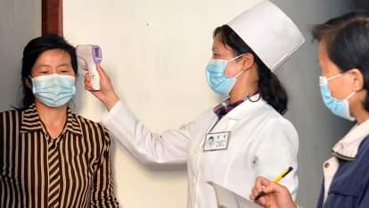 उत्तर कोरिया में 20 लाख से ज्यादा लोग बुखार की चपेट में हैं।