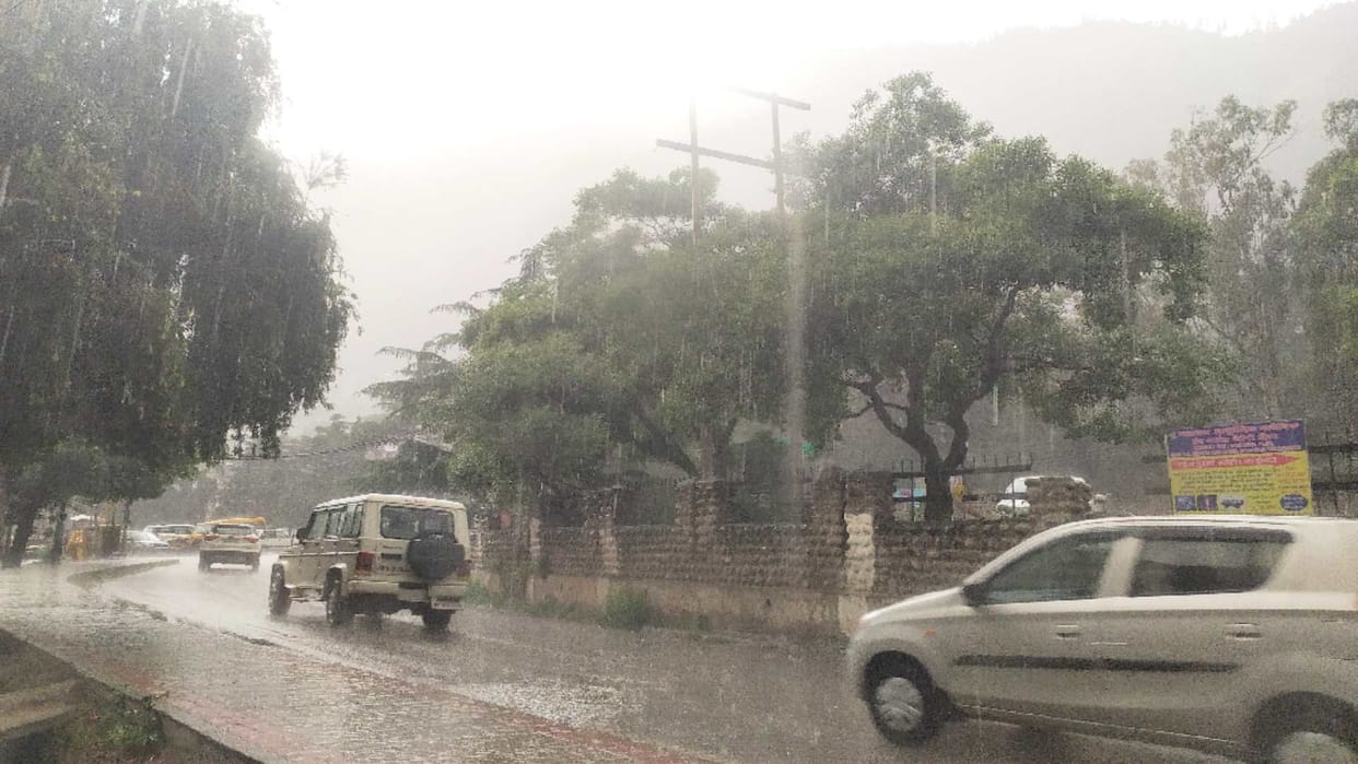 Himachal Weather update: Yellow orange alert of rain, hail and storm for four days