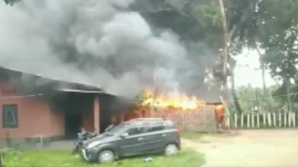 Attack on Assam Police Station: Accused dies in accident while escaping from custody know what is the matter
